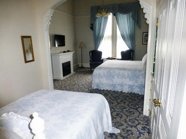 Victorian Inn image 20