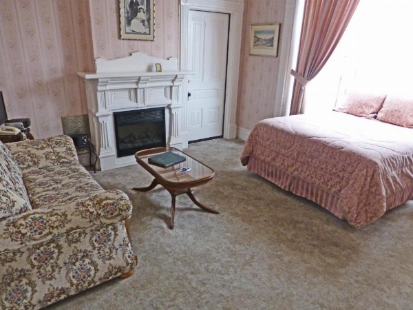 Victorian Inn image 29