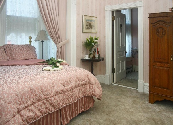 Victorian Inn image 30